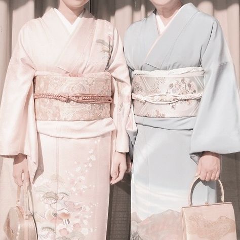 Aesthetic Outfit Ideas, Aesthetic Gif, Aesthetic Images, Traditional Japanese, Aesthetic Backgrounds, Aesthetic Outfits, Kimonos, Up Hairstyles, Traditional Dresses