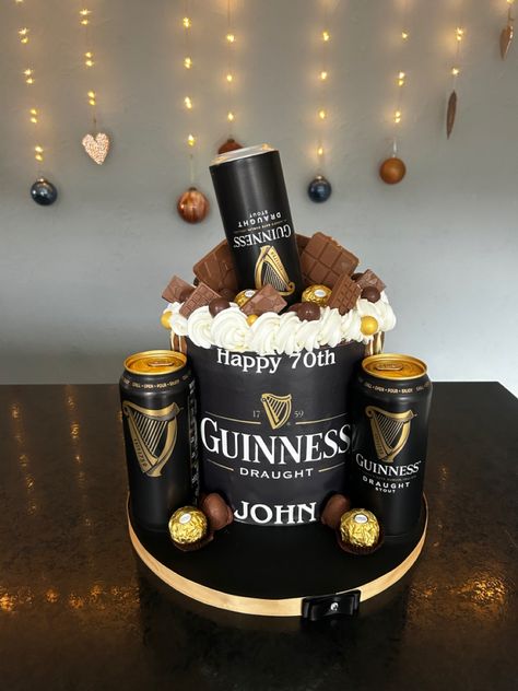 Guinness Birthday Cake, 60th Birthday Cake Man, Guinness Themed Cake, Guinness Cake Design, Guiness Cake Design, Funny Grooms Cake, 18th Birthday Cake Designs, Piggy Cake, Birthday Beer Cake