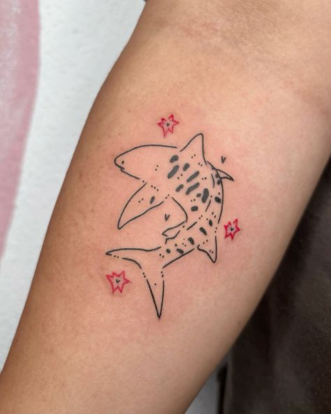 Tiger Shark Tattoo Ideas, Shark Tattoo On Thigh, Tiger Shark Tattoo Design, Small Tattoo Doodles, Cartoon Fish Tattoo, Cool Guy Tattoos, Tattoo Ideas Female Fine Line, Lemon Shark Tattoo, Oceanic Tattoo