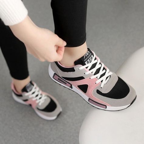 Ladies Classic Sneakers 🔥🔥 Size 35----40 @Ksh 2,300 Ankle Sneakers, Mesh Fashion, Afrikaanse Mode, Sport Shoes Women, Casual Flat Shoes, Breathable Sneakers, Pole Dance, Casual Sport Shoes, Chunky Sneakers