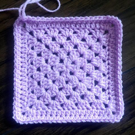 Granny Square One Color, Plain Granny Square, Granny Square Pattern Free, Granny Square Haken, Granny Pattern, Granny Square Crochet Patterns Free, Granny Square Pattern, Crochet Granny Square Blanket, Crochet Granny Square