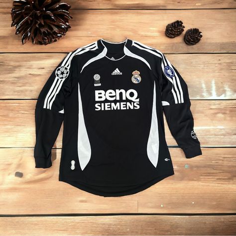 Vintage Soccer Shirts, Vintage Jersey Football, Long Sleeve Jersey Outfit, Old Football Jersey, Soccer Jersey Aesthetic, David Beckham Soccer, Long Sleeve Soccer Jersey, Vintage Soccer Jersey, Football Jersey Shirt