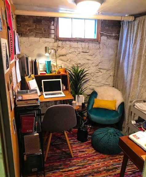 Art Therapy Room, Office Moody, Unfinished Basement Bedroom, Basement Craft Rooms, Basement Home Office, Unfinished Basement Ideas, Basement Studio, Dream Basement, Basement Remodel Diy