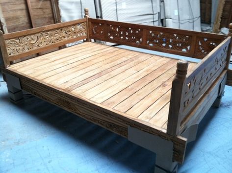 bali daybed Balinese Daybed, Bali Furniture, Diy Balcony, Patio Seating Sets, Outdoor Beds, Outdoor Daybed, Balcony Furniture, Day Bed, Diy Sofa