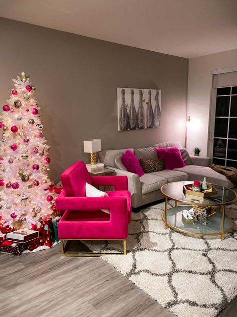 Hot Pink Living Room Decor, Hot Pink Christmas Decorations, Pink Accent Chair Living Room, Pink Chair Decor, Hot Pink Apartment, Pink Chairs Living Room, Hot Pink Living Room, Pink Accents Living Room, Hot Pink Chair