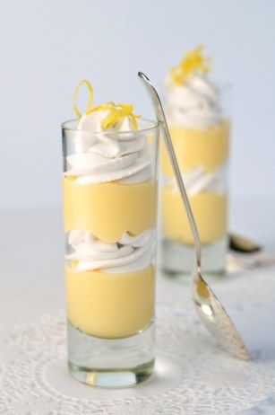 Whipped Coconut Milk, Pudding Healthy, Shot Glass Desserts, Protein Milkshake, Milkshake Bar, Dessert Shooters, Lemon Curd Recipe, Protein Pudding, Curd Recipe