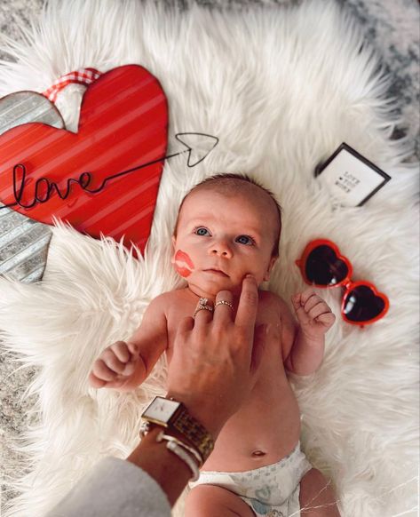 Valentines day | photoshoot | newborn kisses | vday | baby boy | mamas boy 2 Month Old Valentine Pictures, Newborn Baby Valentines Photoshoot, Valentines Newborn Pictures, February Baby Photoshoot, Baby Boy Valentines Day Pictures, Valentines Day Baby Photoshoot, Baby Valentines Photoshoot, Valentines Baby Photoshoot, Newborn Crafts