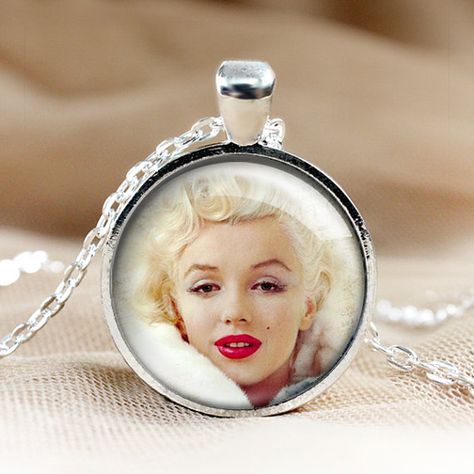 Hey, I found this really awesome Etsy listing at https://www.etsy.com/listing/166186090/marilyn-monroe-glass-pendant Circle Photo, Cool Rings For Men, Galaxy Jewelry, Galaxy Necklace, Galaxy Pendant, Jewelry Glass, Universe Galaxy, Magical Jewelry, Crystal Figurines