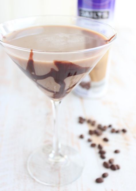 Vanilla Mocha Martini, Mocha Martini, Virginia Farmhouse, After Dinner Cocktails, Holiday Entertaining Food, Caffe Mocha, Salted Caramel Mocha, Martinis Drinks, Mocha Recipe