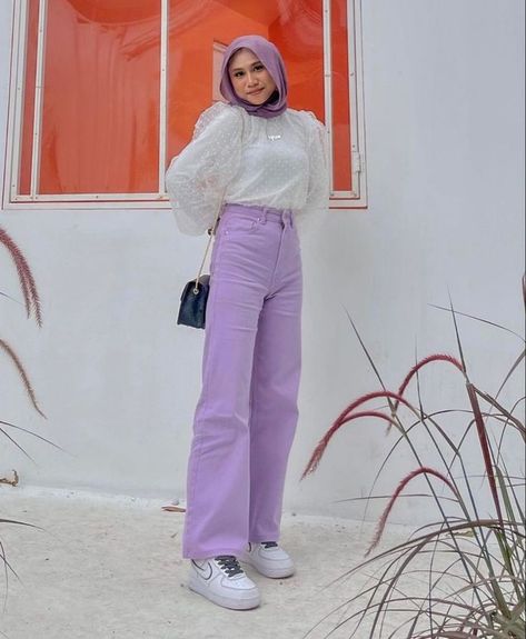 Purple Sweatpants Outfit, Pastel Academia Outfit, Outfit Muslim, Street Hijab, Hijab Fashion Summer, Combination Dresses, Concert Fit, Street Hijab Fashion, Trendy Shirt Designs