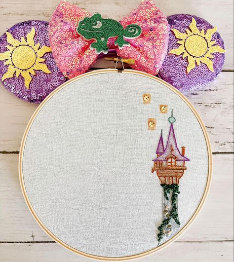 Tangled Embroidery Disney, Rapunzel Embroidery Patterns, Tangled Embroidery Design, Easy Disney Embroidery, Tangled Gifts Diy, Disney World Embroidery, Tangled Sun Embroidery, Embroidery Patterns Disney, Beauty And The Beast Embroidery