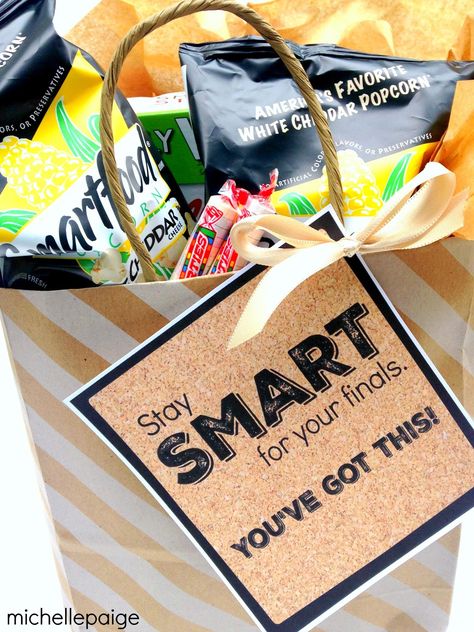 College finals care package filled with SMART foods, Smartwater, Smarties, etc.  Free printables. College Finals Care Package, Finals Week Care Package, Finals Care Package, College Survival Kit, Unusual Gifts For Women, College Finals, Finals Gift, Chic Christmas Gifts, College Survival