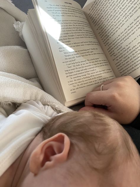 Dreamy Newborn & a book #newborn #aesthetic #bookstagram #booktok #dreamy #baby #bookworm Newborn Life Aesthetic, Newborn Baby Aesthetic, Newborn Aesthetic, Aesthetic Bookstagram, Year Board, Dad Aesthetic, Baby Reading, 2024 Year, Parenting Books