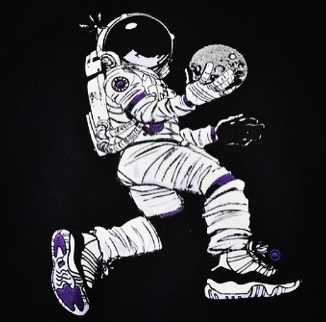 Astronaut jump-man!!! Astronaut Basketball Tattoo, Basketball Tattoos For Men Ideas, Planks Exercise, Astronaut Basketball, Basketball Tattoos, Kobe Bryant Michael Jordan, Basketball Background, Space Logo, Astronaut Art