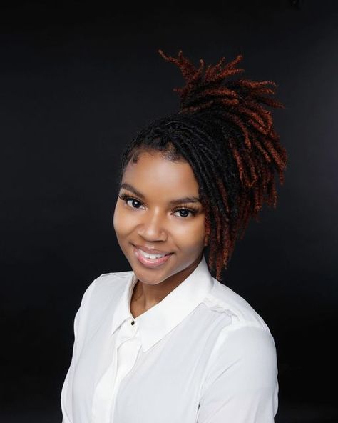 Professional Headshots Women With Locs, Professional Headshots With Locs, Black Women Headshots, Professional Headshots Black Women, Headshots Black Women, Headshot Examples, Headshots Ideas, Business Headshots Women, Grad Poses