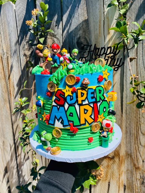 Buttercream Mario Cake, Super Mario Buttercream Cake, Super Mario Birthday Cake Buttercream, Mario Cake Buttercream, Super Mario Birthday Cake, Luigi Cake, Green Buttercream, Mario Birthday Cake, Whipped Cream Cakes