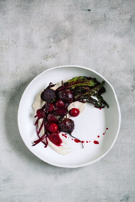 Beetroots with cherries and celeriac puree | KRAUTKOPF Idee Pasto Sano, Vegan Dishes, Food Plating, Cafe Food, Delicious Healthy Recipes, Beautiful Food, Vegetarian Dishes, Soul Food, Savoury Food