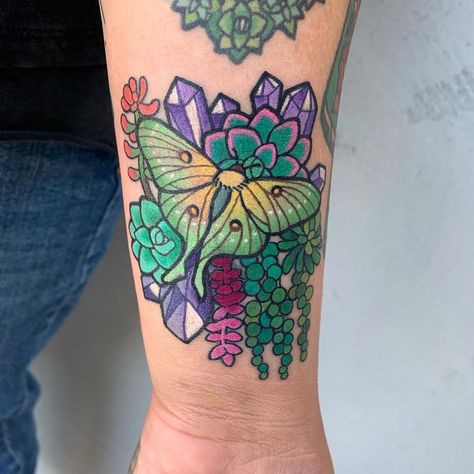 @melvin_arizmendi on Instagram: “Succulent cover-up 🌱  Thank you Liz 💖✨🌧🌱💖✨🌧🌱💖✨🌧🌱💖✨🌧🌱💖✨” Vintage Clock Tattoos, Succulent Tattoo, Watercolor Succulents, Clock Tattoo, Dope Tattoos, Color Tattoo, Tattoos And Piercings, Watercolor Tattoo, I Tattoo