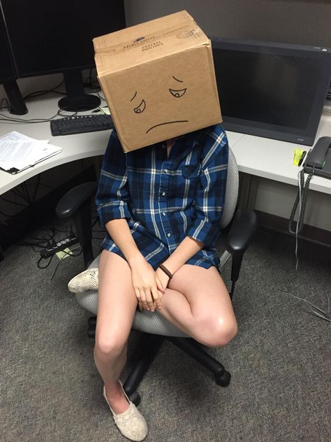 "I visited a friend at her lab today. Her coworkers make people wear "The Box of Shame" when they tell bad jokes or ask stupid questions." Box Reference, Bad Puns, Good Year, Bad Jokes, Funny Pins, Look At You, Bones Funny, Funny Posts, Funny Cute