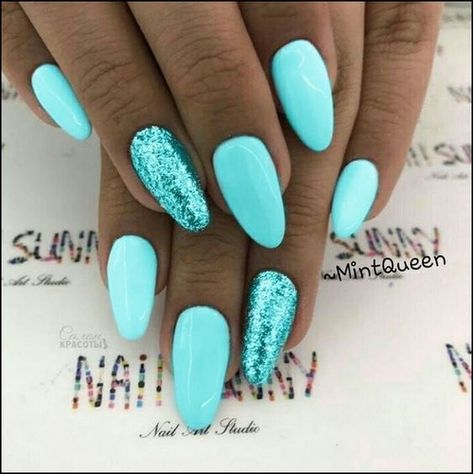 Unghie per l'estate 2019: tante idee da copiare Spring Nail Art Designs, Blue Gel Nails, Turquoise Nails, Glitter Gel Nails, Blue Nail, Spring Nail Art, Summer Acrylic Nails, Spring Nail, Cute Spring