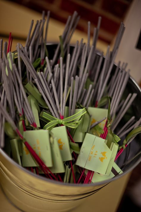 Wedding-Sparkler (Favors or just for fun) not expensive at all! Great idea for your guests to enjoy! Favors People Actually Want, Winter Wedding Favors, Wedding Sparklers, Wedding Favors Cheap, June Wedding, Gay Wedding, Wedding Gift Favors, Wedding Party Favors, Cheap Wedding