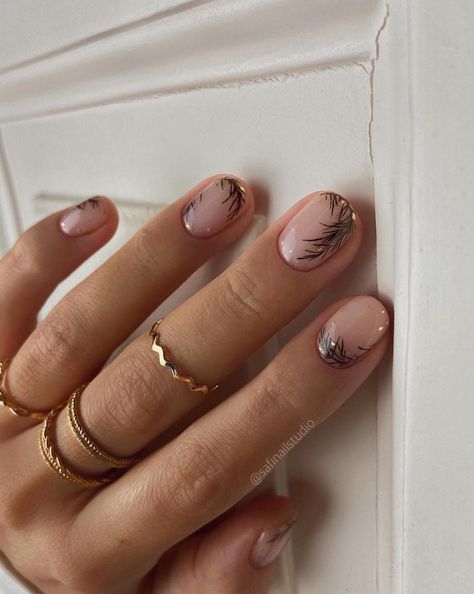 50 Winter Nail Designs You'll Want To Try Chic Manicure, Winter Manicure, Elegant Nail Designs, Cute Christmas Nails, Sweater Nails, Snowflake Nails, Winter Nail Art, Winter Nail Designs, Winter Nail