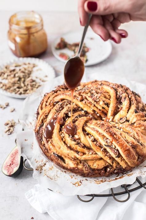 Fig, Caramel and Pecan Babka | Emma Duckworth Bakes Fig Babka, Babka Wreath, Pecan Babka, Brioche Dough, Nutritional Yeast Recipes, Babka Recipe, Springform Pan Cake, Roasted Strawberries, Crunchy Pecans