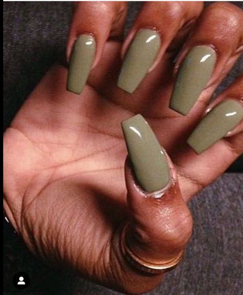 NAILS Cocoa Flower, Khaki Nails, Neutral Nail Polish Colors, Dark Skin Nail Color, Neutral Skin Tone, Natural Looking Nails, Neutral Nail Polish, Small Nails, Fun Nail Colors