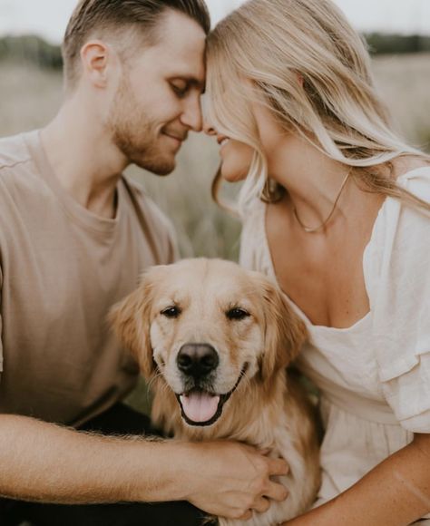 Pictures With Golden Retrievers, Boyfriend And Dog Pictures, Fall Engagement Pics With Dogs, Fall Family Photos Couple And Dog, Family Pic With Dog Ideas, Couple With Dog Fall Photos, Pre Wedding Photoshoot With Dog, Couple Picture Poses With Dog, Couple Poses With Dog Christmas Cards