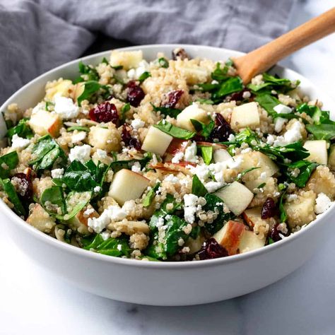 Apple Cranberry Quinoa Salad is a simple salad that's filled with fall flavors and amazing textures. It's crunchy, nutty, tart, and sweet. Cranberry Apple Quinoa Salad, Quinoa Apple Salad, Apple Quinoa Salad, Cranberry Quinoa, Apple Quinoa, Primal Diet Recipes, Cranberry Quinoa Salad, Primal Diet, Cranberry Apple