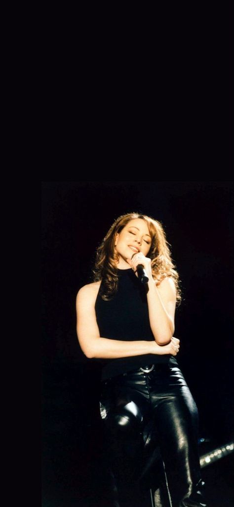 Mariah Carey Singing 90s Lockscreen iPhone Wallpaper Mariah Carey Aesthetic, Mariah Carey Wallpaper, Mariah Carey Concert, Mariah Carey Daydream, Mariah Carey Singing, Mariah Carey Outfits, Mariah Carey Pictures, Dirty White, Concert Flyer