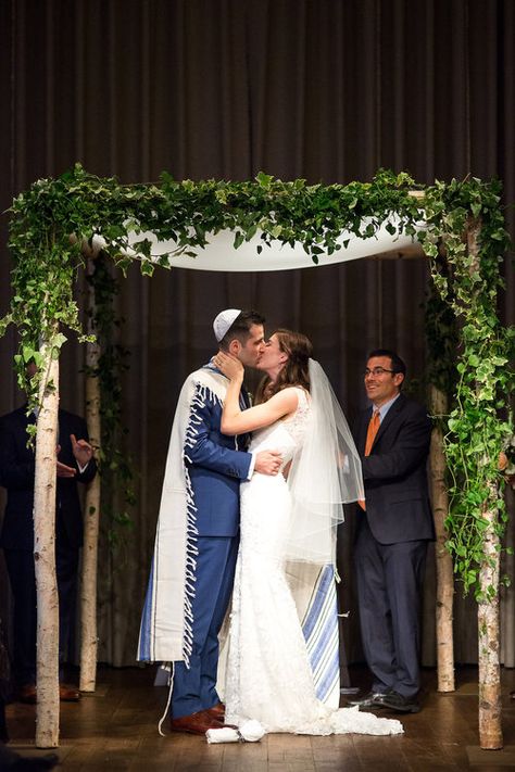 Hupa Wedding Jewish, Simple Chuppah, Birch Chuppah, Farm To Table Wedding, Tarrytown Ny, Jewish Wedding Traditions, Wedding Chuppah, Jewish Marriage, Jewish Wedding Ceremony