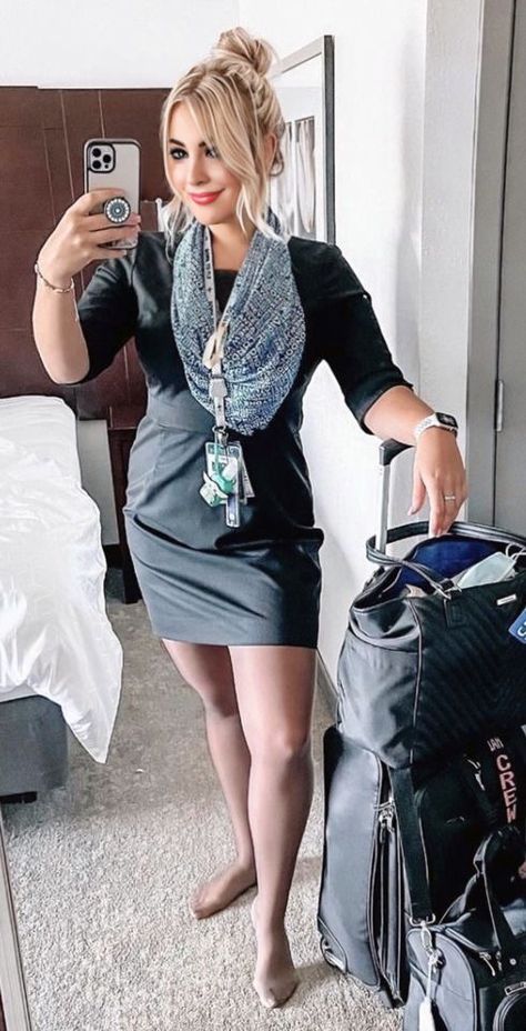 Nude Heels Outfit, Heels Outfit Ideas, Casual Dress Attire, Flight Girls, Legs Outfit, Flight Attendant Fashion, Flight Attendant Uniform, Feminine Skirt, Pantyhose Fashion