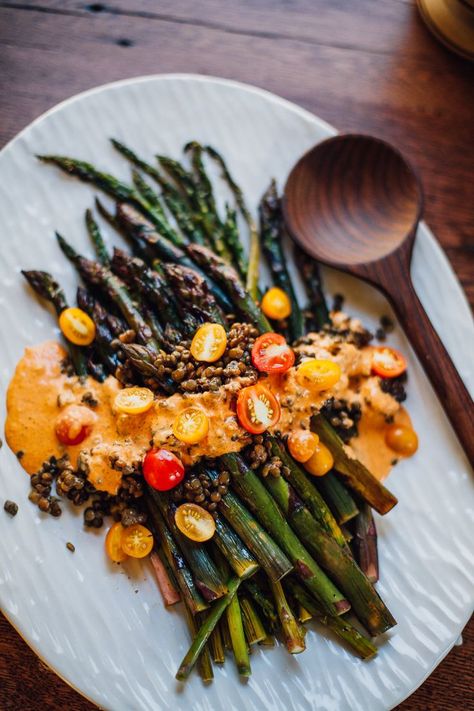 Roasted Asparagus with Romesco Sauce & Lentils (Vegan, Gluten Free) Lentils Vegan, Asparagus Seasoning, Romesco Sauce, Roasted Cherry Tomatoes, Roasted Asparagus, Veggie Sides, Vegetarian Dishes, Side Dish Recipes, Cherry Tomatoes