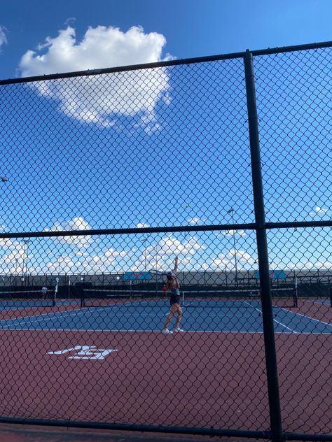 Tennis Tournament Aesthetic, Tennis Lifestyle, Athletic Aesthetic, Tennis Aesthetic, Tennis Life, Tennis Tournaments, Hero Time, Sports Aesthetic, Sky Aesthetic