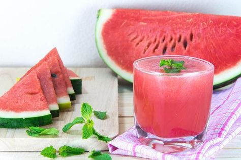 Garden recipe: Watermelon mint syrup for salads, sweets and cocktails – The Denver Post Watermelon Juice Benefits, Buah Bit, Basil Smoothie, Kidney Detox Cleanse, Erectile Dysfunction Remedies, Salad Buah, Kidney Detox, Eating Watermelon, Berbuka Puasa