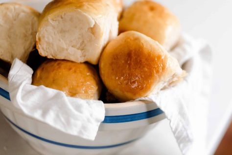 Sourdough Hawaiian Rolls September Meals, Easiest Bread Recipe Ever, Best Dinner Roll Recipe, Dinner Rolls Recipe Homemade, Best Dinner Rolls, Easy Dinner Rolls, Portuguese Sweet Bread, Farmhouse On Boone, Sourdough Rolls