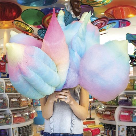 Sugar emporium and lifestyle brand Dylan’s Candy Bar has opened its newest flagship location in the Pualeilani Atrium Shops on Waikiki Beach in Honolulu. Candy Floss Aesthetic, Cotton Candy Ideas, Cotton Candy Art, Candy Aisle, Candy Shops, Pastel Cupcakes, Food Candy, Pastel Candy, Fairy Floss