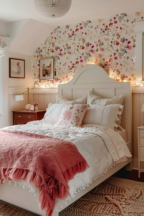 Preppy Bedroom Aesthetic, Preppy Bedroom Ideas, Quiet Minimal, Preppy Decor, Preppy Bedroom, Bedroom Bliss, Deco Originale, Beautiful Room, Redecorate Bedroom