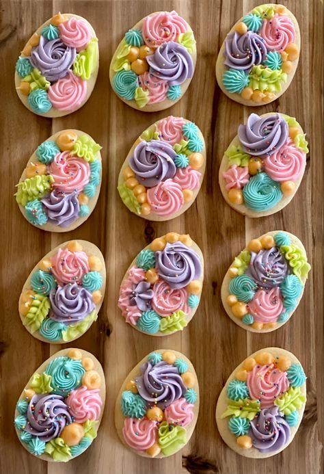 Frosted Easter Cookies, Easter Egg Cookies Decorated Buttercream, Easter Sugar Cookies Buttercream, Easter Egg Cookie Cake, Easter Sugar Cookies Decorated Buttercream, Buttercream Frosting Cookies Decorating, Buttercream Cookies Decorated Birthday, Easter Cookies Buttercream, Easter Cookies Decorated Buttercream