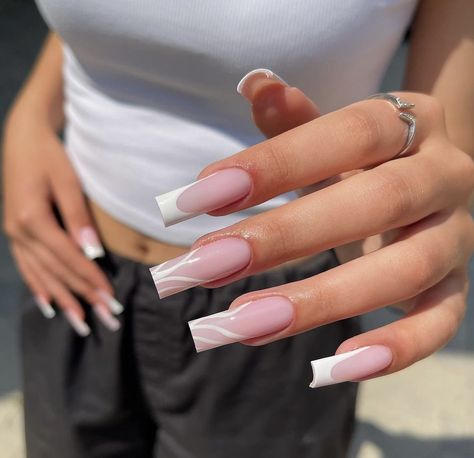 Simple French Nails With Design, Different French Nails Art Designs, French Tip Simple Design, French Tip Nail Art Summer, Nails Acrylic Simple Designs, Simple Design Acrylic Nails, A Rylic Nails, Simple French Tip Designs, Nail French Designs