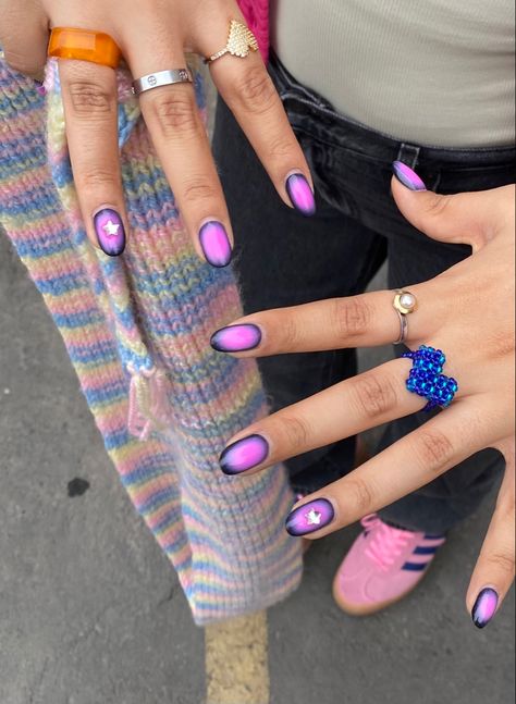 #nailart #nails #aura #pink #black Aura Nails Black And Pink, Black Funky Nails, Aura Nails Fall Colors, Black And Pink Aura Nails, Pink Funky Nails, Dark Aura Nails, Aura Nails Designs, Black Aura Nails, Nails Aura