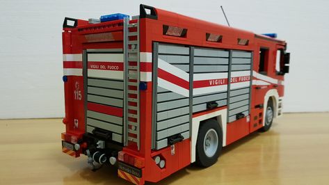 Lego Mercedes, Lego Fire, Mercedes Actros, Construction Lego, Mercedes Truck, Lego Design, Fire Engine, Fire Truck, Fire Trucks