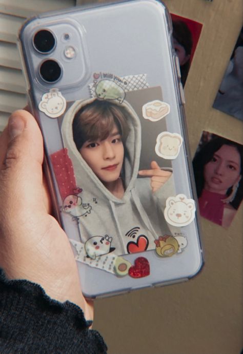 Straykids Phone Case Ideas, Clear Phone Case Inspo Kpop, Kpop Phone Case Ideas Skz, Seungmin Phone Case, Aesthetic Phone Case Kpop, Iphone Cases Kpop, Studying Stationary, Kpop Phone Cases, Cd Cases