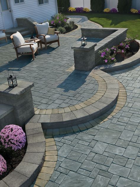 Patio Inspiration Stone Patio Designs, Balkon Decor, Paver Designs, Patio Pavers Design, Concrete Patios, Stone Steps, Budget Patio, Front Patio, Patio Landscaping