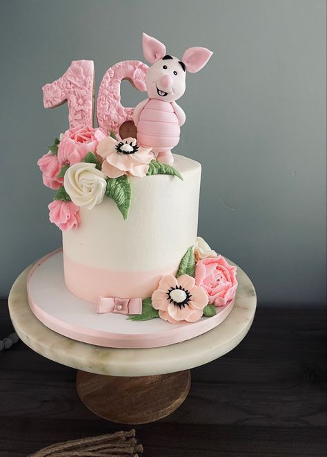 Piglet Birthday Cake, Piglet Cake, Piglet Birthday, Cake Ideas, Birthday Ideas, 1st Birthday, Cake Decorating, Birthday Cake, Pastel