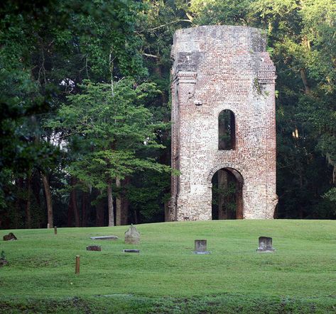 Creepy ghost towns in sc Summerville Sc, South Carolina Lowcountry, Creepy Ghost, Relaxing Vacations, Historic District, Interesting Places, Travel South, Haunted Places, Low Country