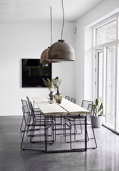 Modern and Bright Newly Built Villa in Denmark - NordicDesign Interior Boho, Minimalist Dining Room, Dining Room Contemporary, Modern Minimalist Home, Interior Minimalista, Rustic Dining Room, Ideas Hogar, Salalah, Minimalist Interior Design