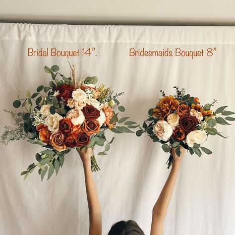 Terracotta Bride Bouquet Wedding, Fall Wedding Flower Decorations, Flowers Rustic Wedding, Romantic Fall Wedding Bouquet, Flower Moxie Terracotta, Rustic Burnt Orange Bridal Bouquet, Rustic Orange Wedding Bouquet, Earth Tones Wedding Bouquet, Copper Flowers Wedding