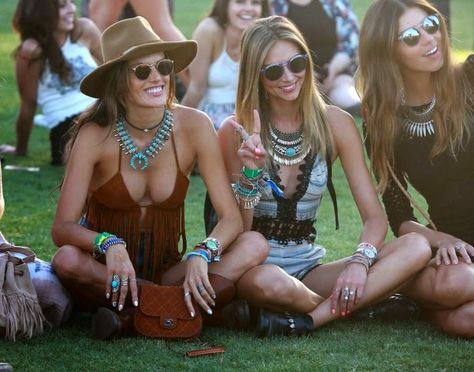 #toniandguy #coachella Moda Coachella, Coachella California, Looks Boho, Coachella 2015, Coachella Vibes, Coachella Style, Coachella Music Festival, Music And Arts, Coachella Valley Music And Arts Festival